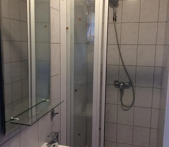 Guesthouse 招待所 3*