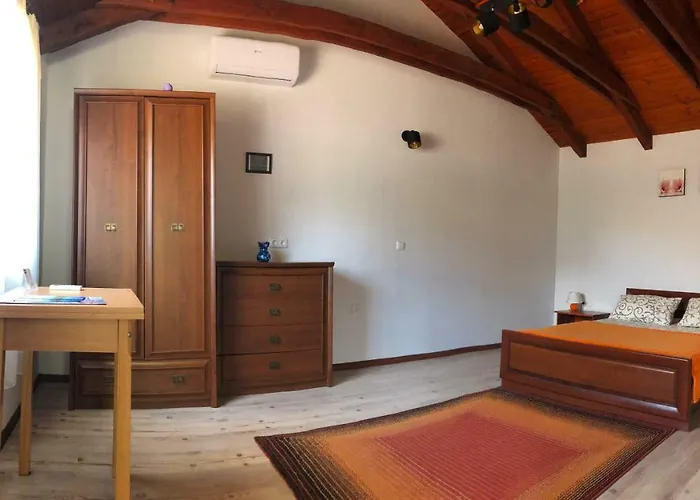 ゲストハウス Guesthouse ヘーヴィーズ